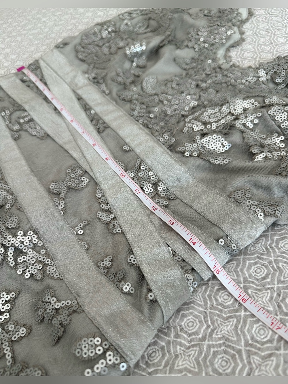 Tadashi Shoji Paillette Sequin Lace Banded Cocktail Sheath Dress Silver Size 6 - Picture 10 of 13